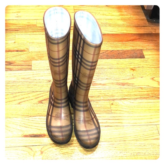 Burberry New Plaid Check Rainboots size 39/8 - Picture 2 of 7